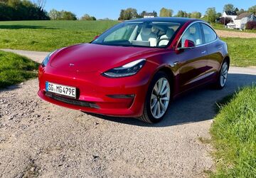 Tesla Model 3 155.000 km 19.900 &euro; Solingen 42719