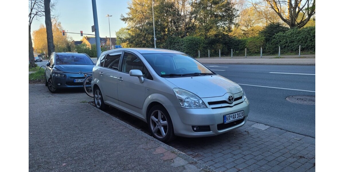 Toyota Corolla Verso 146.000 km 5.500 &euro; Krefeld 47798