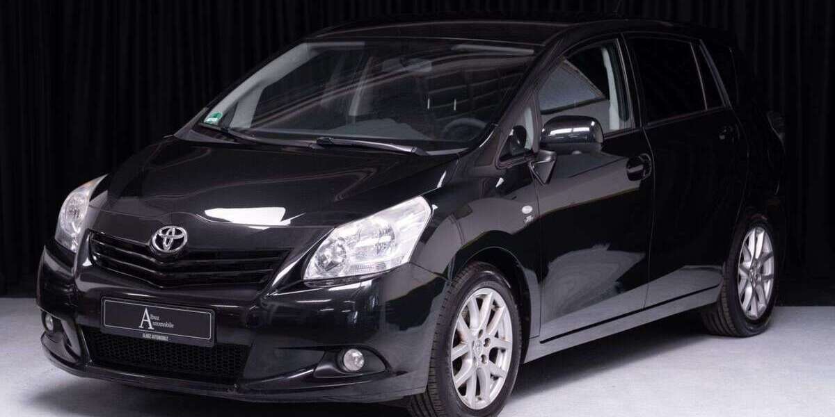 Toyota Verso 230.911 km 5.499 &euro; Düsseldorf 40211