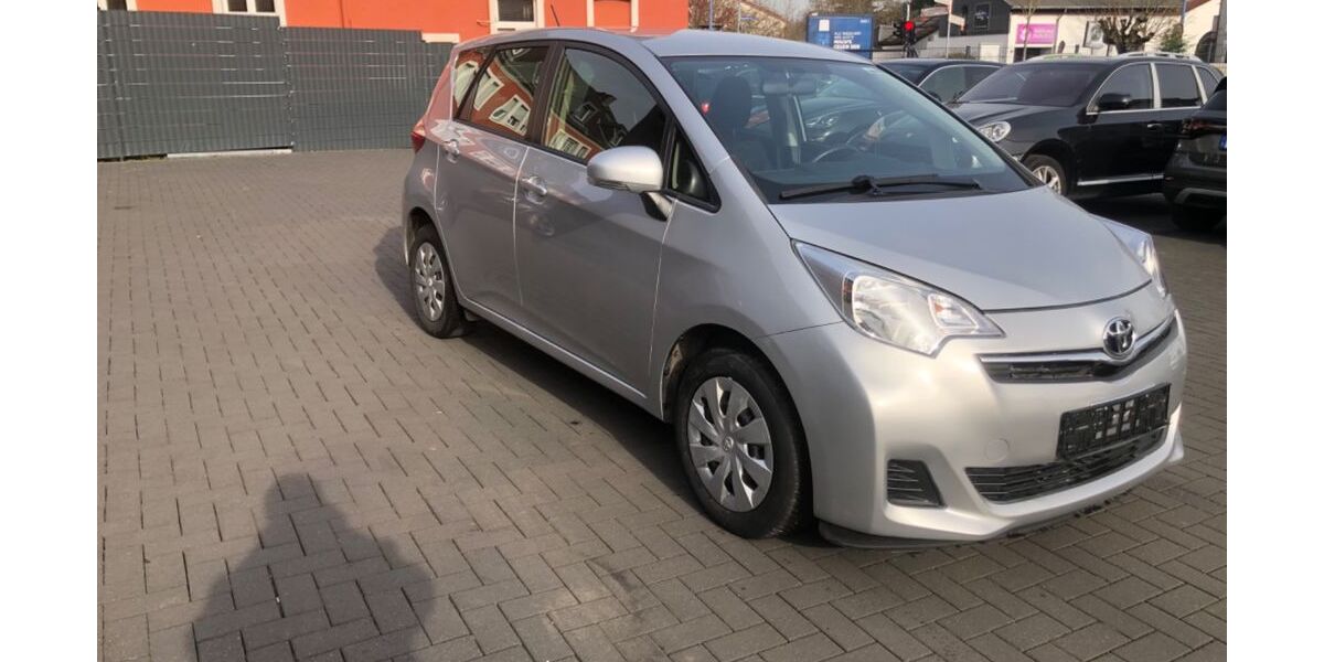 Toyota Verso-S 46.600 km 6.499 &euro; Meerbusch 40667