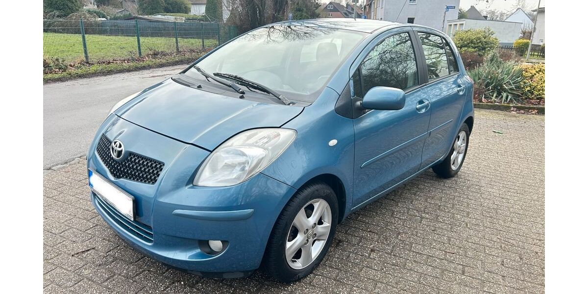 Toyota Yaris 98.350 km 4.350 &euro; Oberhausen 46047