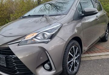 Toyota Yaris 129.844 km 12.250 &euro; Neuss 41470