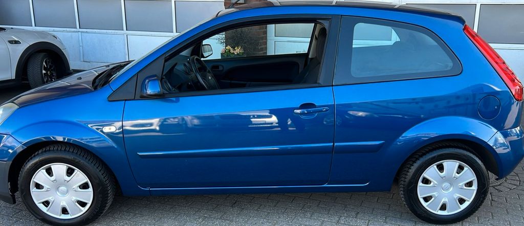 Ford Fiesta 64.000 km 3.499 &euro; Neuss 41466