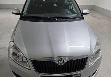 Skoda Fabia 137.500 km 3.999 &euro; Düsseldorf 40472