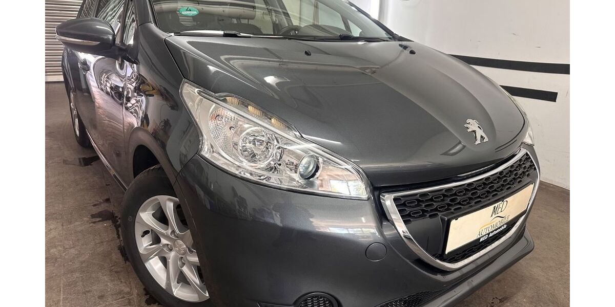 Peugeot 208 85.000 km 6.300 &euro; ESSEN 45326
