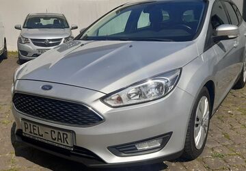 Ford Focus 99.497 km 6.499 &euro; Düsseldorf 40593