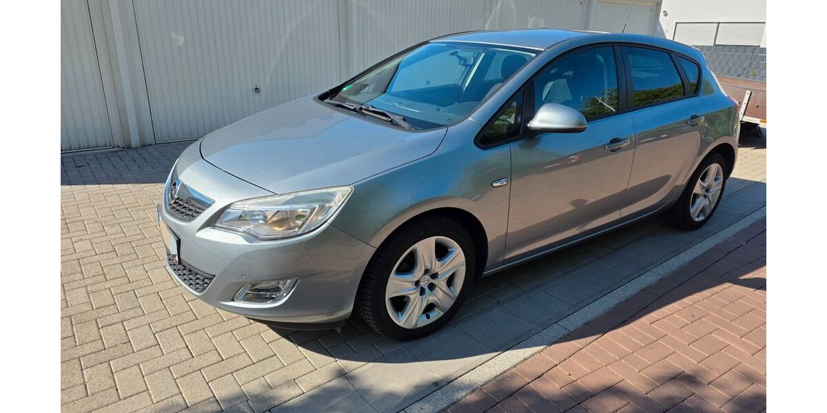 Opel Astra 81.500 km 5.000 &euro; Essen 45329