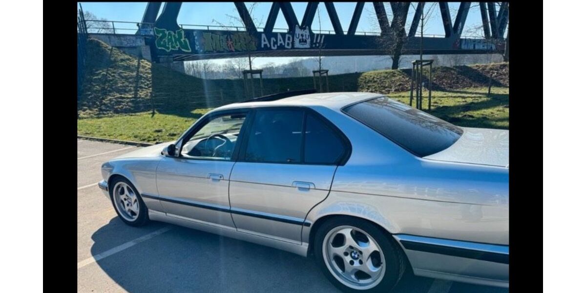 BMW 520 329.000 km 12.750 &euro; Mülheim Ruhr 45478