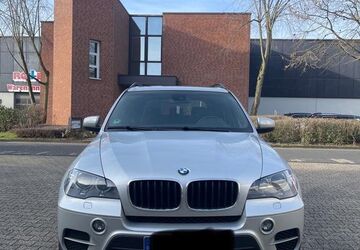 BMW X5 209.000 km 13.250 &euro; Duisburg 47178