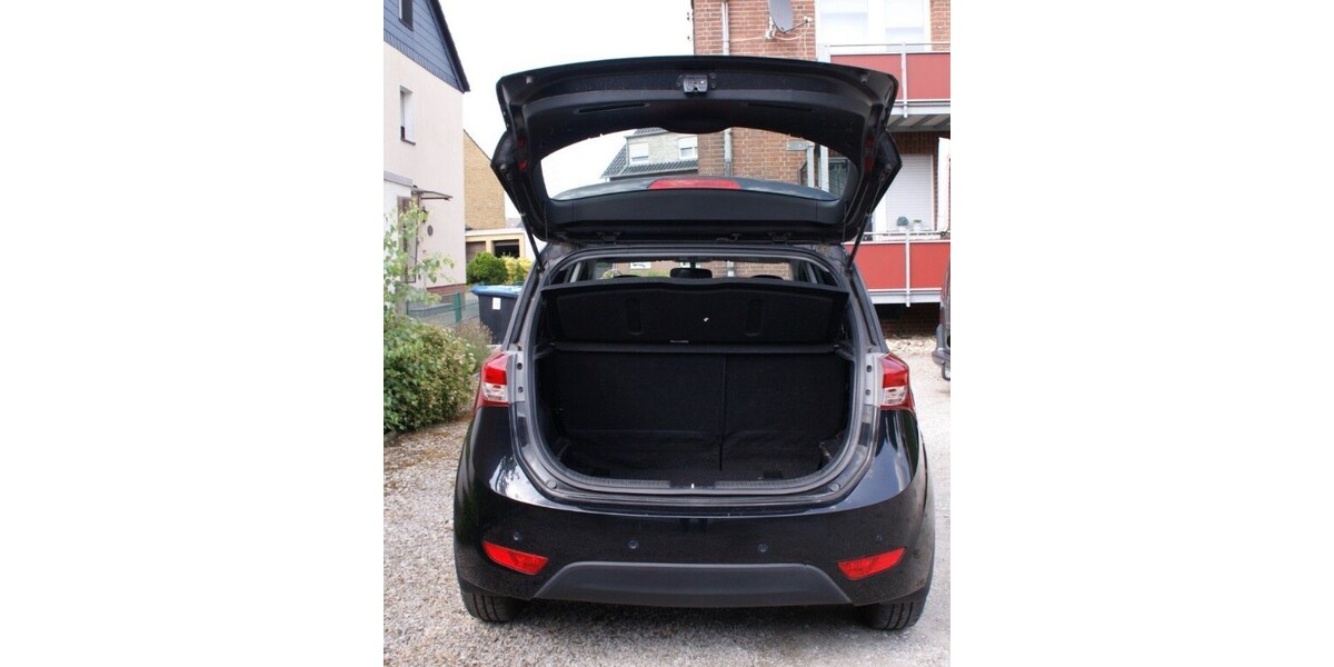 Hyundai IX20 66.000 km 9.990 &euro; Duisburg 47051