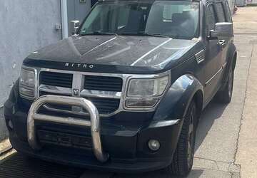 Dodge Nitro 283.012 km 6.285 &euro; Neuss 41464