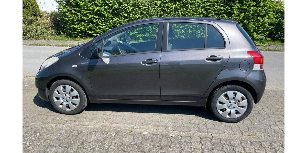 Toyota Yaris 144.000 km 3.750 &euro; Willich 47877