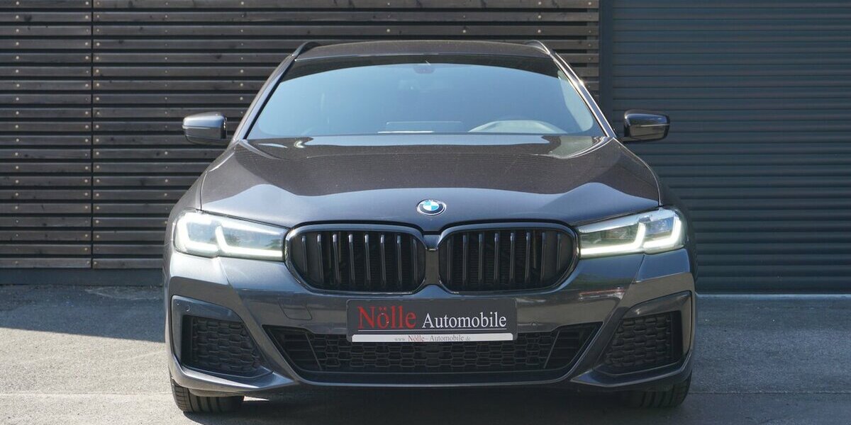 BMW 520d M-Sport Pro Leder Kamera LED ComfortSitz 99.895 km 31.900 &euro; Wuppertal 42327