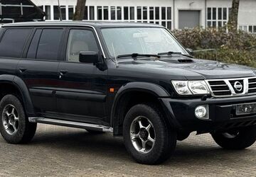 Nissan Patrol 330.421 km 11.999 &euro; Wuppertal 42389