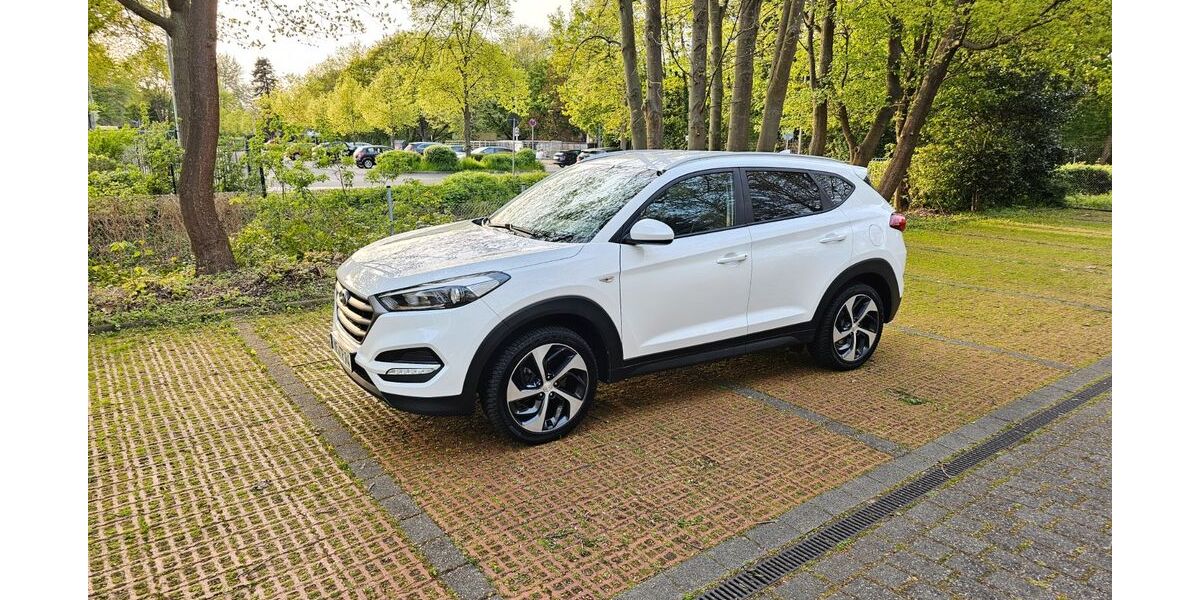 Hyundai TUCSON 73.000 km 15.200 &euro; Grevenbroich 41515