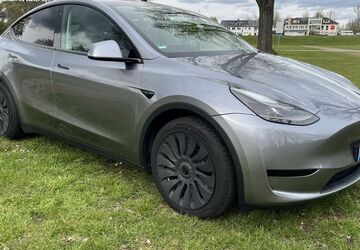 Tesla Model Y 20.600 km 33.999 &euro; Meerbusch 40667