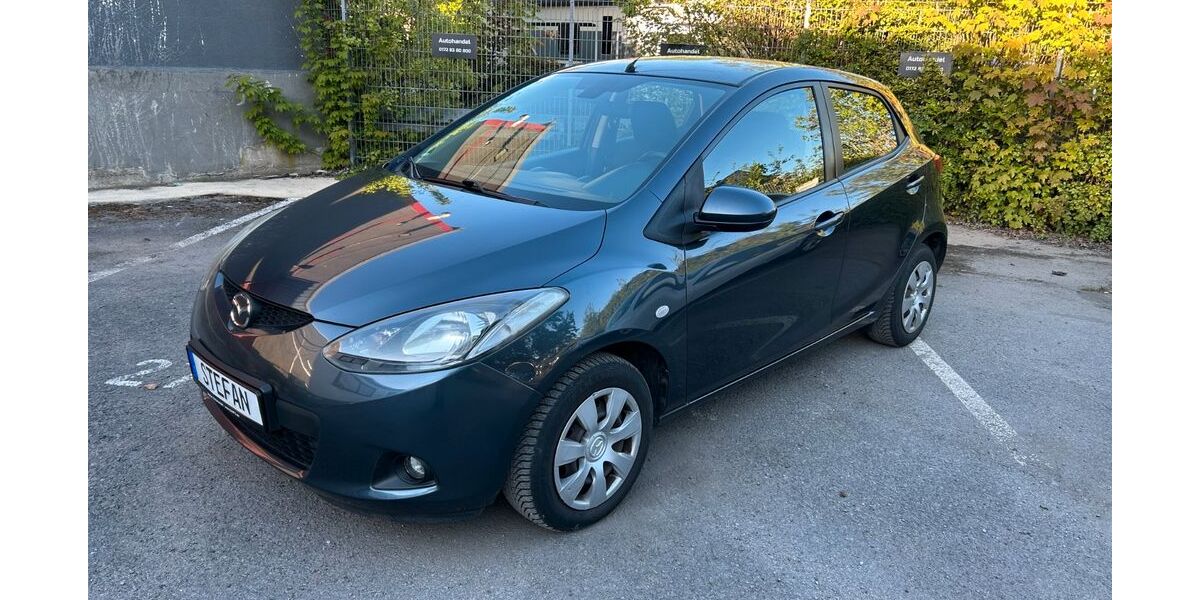 Mazda 2 111.000 km 3.850 &euro; Neuss 41472