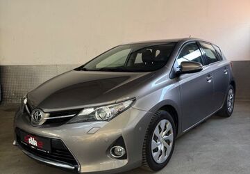 Toyota Auris 108.700 km 9.300 &euro; Solingen 42719