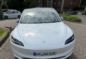 Tesla Model 3 32.200 km 36.900 &euro; Krefeld, Stadt 47800