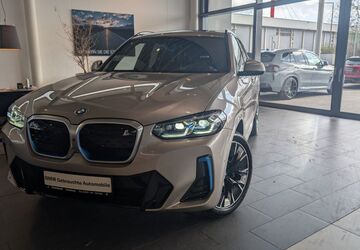 BMW iX3 42.499 km 39.850 &euro; Duisburg 47119
