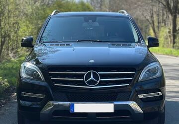 Mercedes-Benz ML 250 140.982 km 21.000 &euro; Düsseldorf 40231