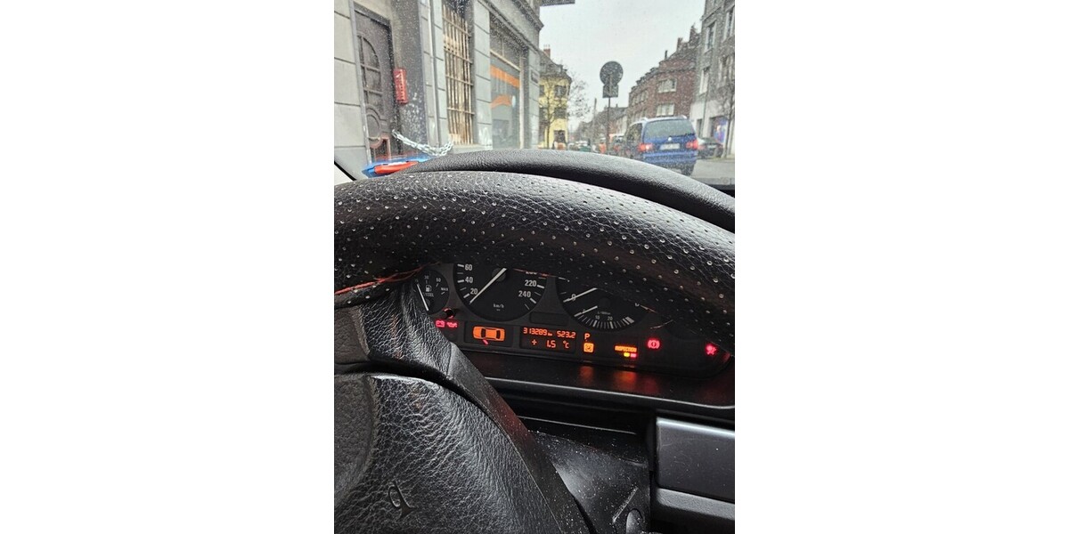 BMW 525 313.000 km 4.200 &euro; Duisburg 47051