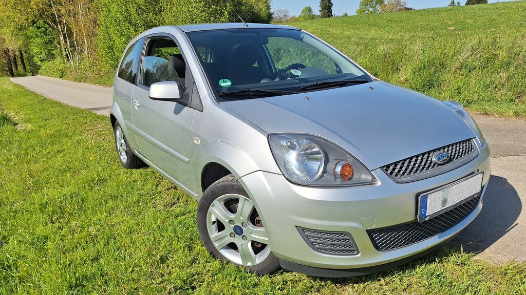 Ford Fiesta 223.000 km 2.450 &euro; Düsseldorf 40472
