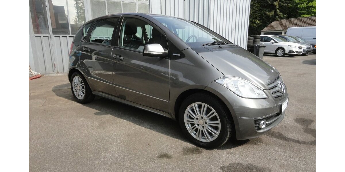Mercedes-Benz A 160 Elegance Klima SHZ Alu 16 2.Hd Erst 47 Tkm 47.900 km 6.999 &euro; Neuss 41462