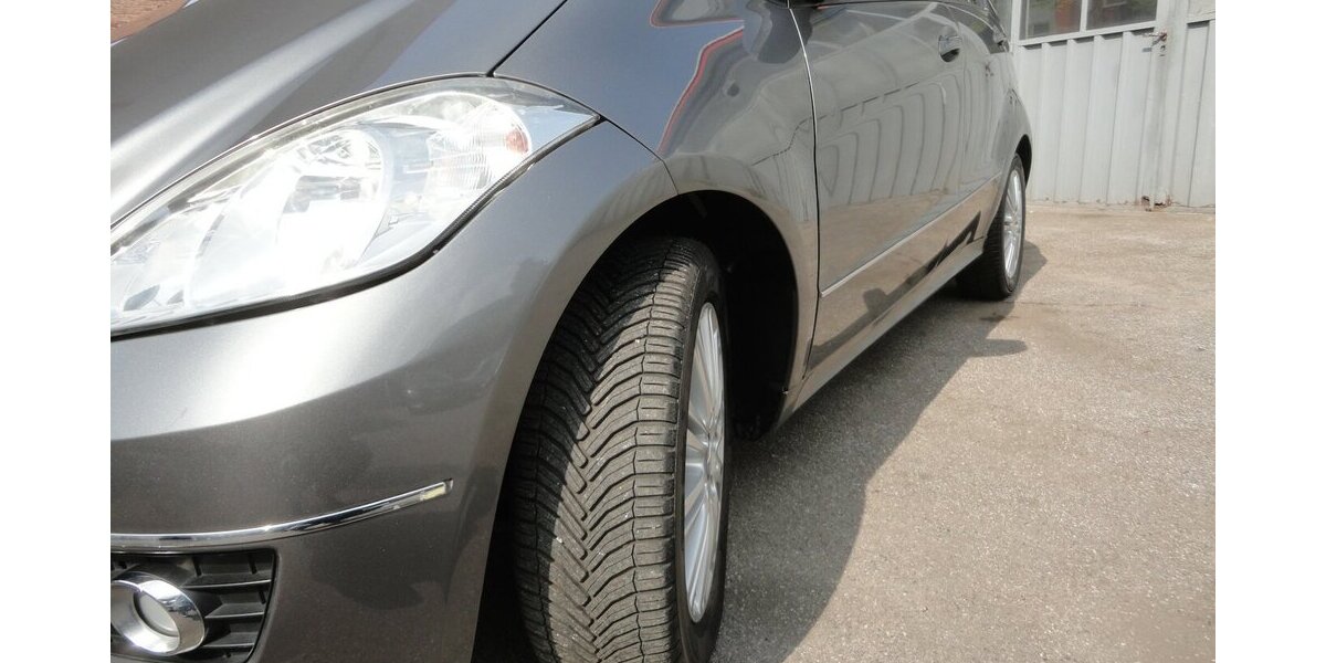 Mercedes-Benz A 160 Elegance Klima SHZ Alu 16 2.Hd Erst 47 Tkm 47.900 km 6.999 &euro; Neuss 41462