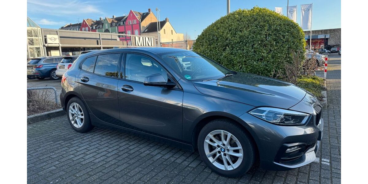 BMW 118 79.400 km 20.990 &euro; Düsseldorf 40597