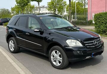 Mercedes-Benz ML 320 283.500 km 6.990 &euro; Neuss 41460