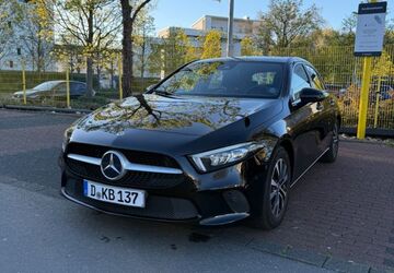 Mercedes-Benz A 180 120.000 km 15.900 &euro; Düsseldorf 40472